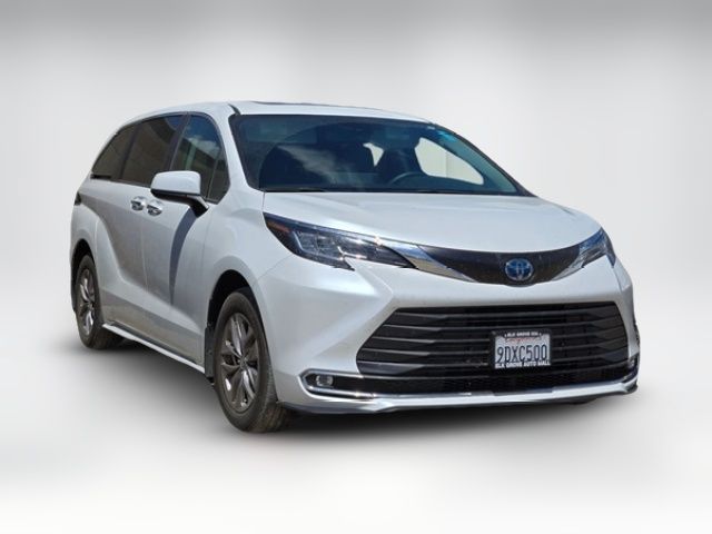 2023 Toyota Sienna XLE