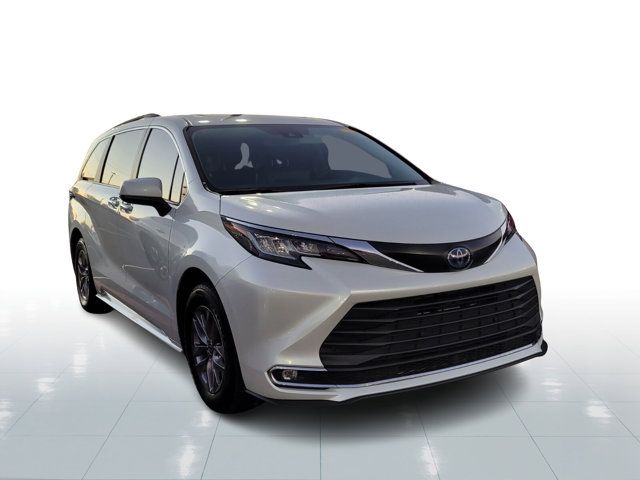 2023 Toyota Sienna XLE