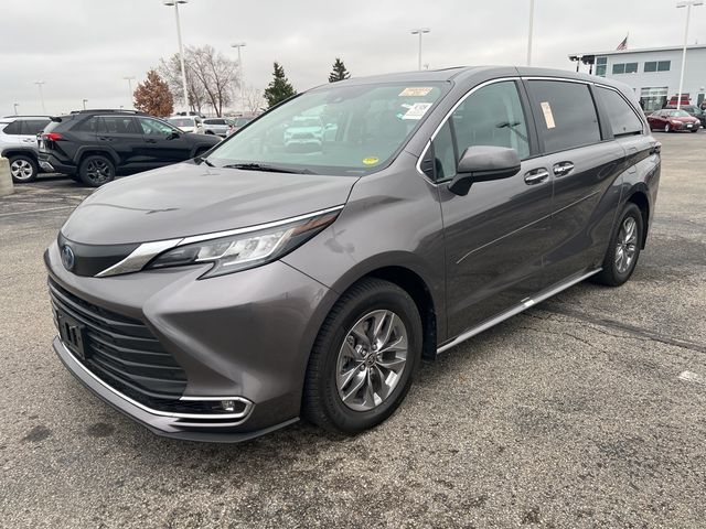 2023 Toyota Sienna XLE