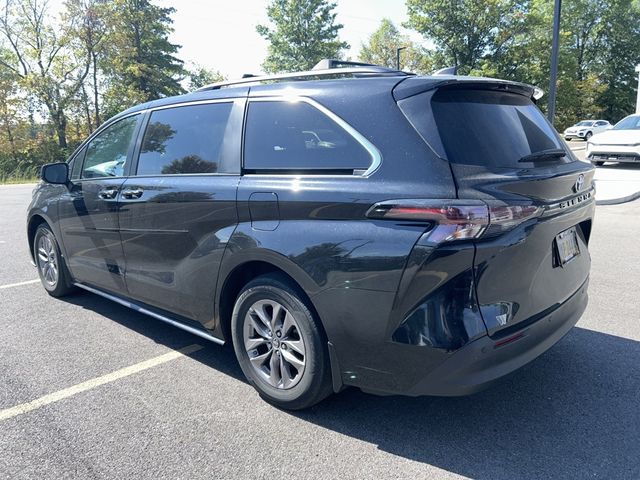 2023 Toyota Sienna XLE