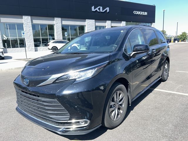 2023 Toyota Sienna XLE