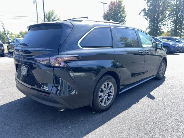 2023 Toyota Sienna XLE