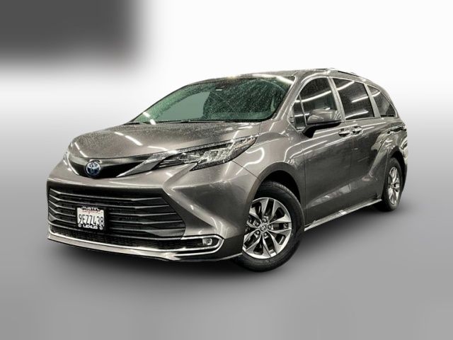 2023 Toyota Sienna XLE