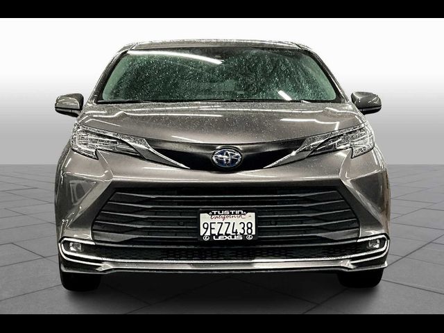 2023 Toyota Sienna XLE