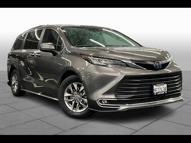 2023 Toyota Sienna XLE