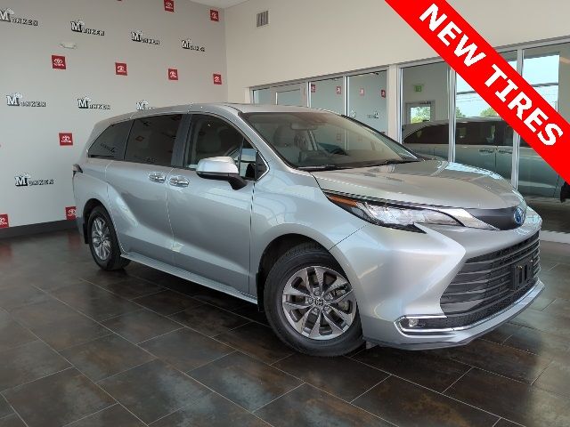 2023 Toyota Sienna XLE