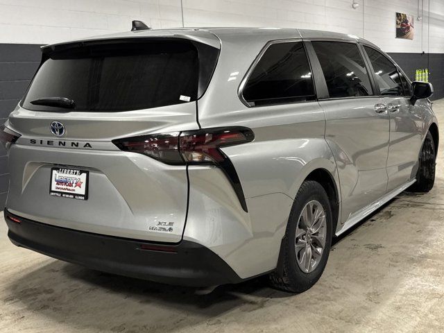 2023 Toyota Sienna XLE