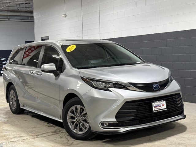 2023 Toyota Sienna XLE