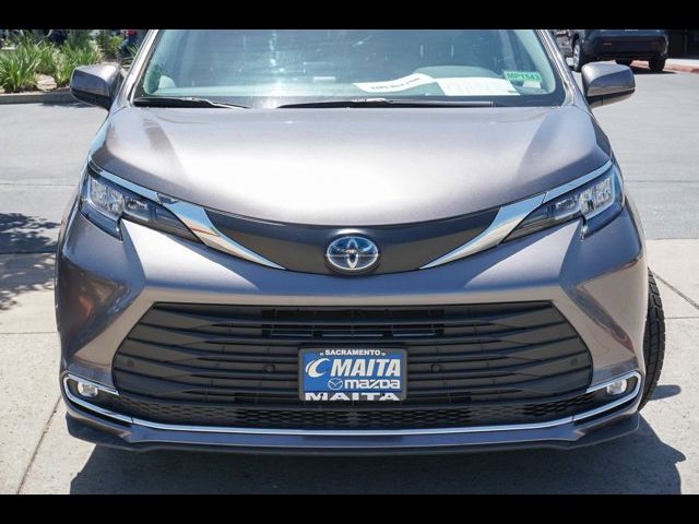 2023 Toyota Sienna XLE