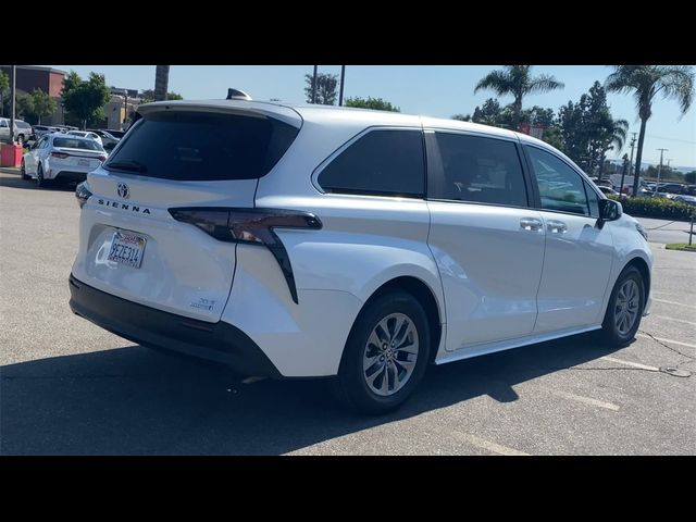 2023 Toyota Sienna XLE