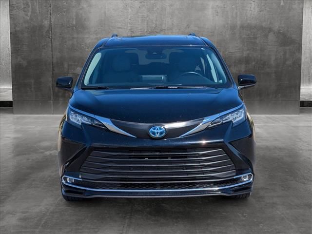 2023 Toyota Sienna XLE