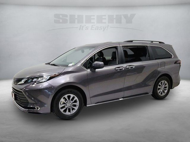 2023 Toyota Sienna XLE