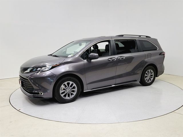 2023 Toyota Sienna XLE