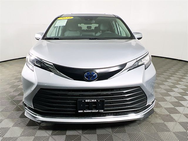 2023 Toyota Sienna XLE