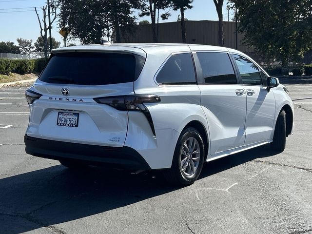 2023 Toyota Sienna XLE