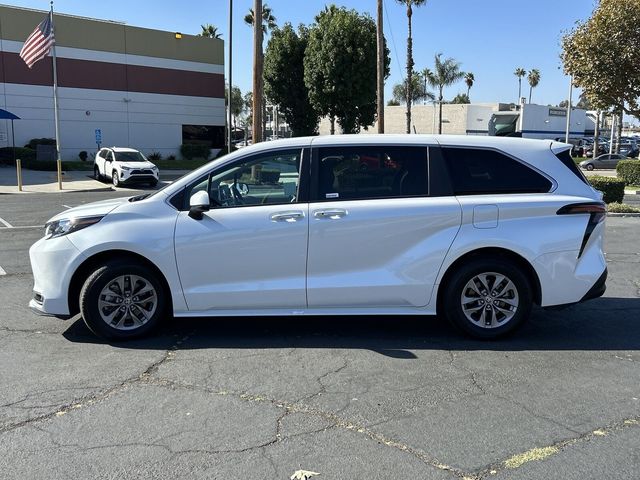 2023 Toyota Sienna XLE