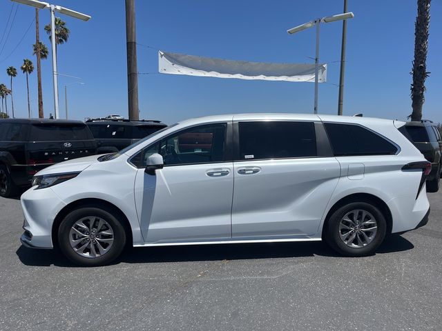 2023 Toyota Sienna XLE