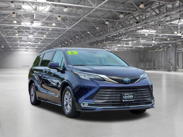 2023 Toyota Sienna XLE