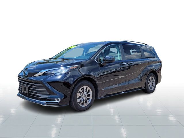 2023 Toyota Sienna XLE