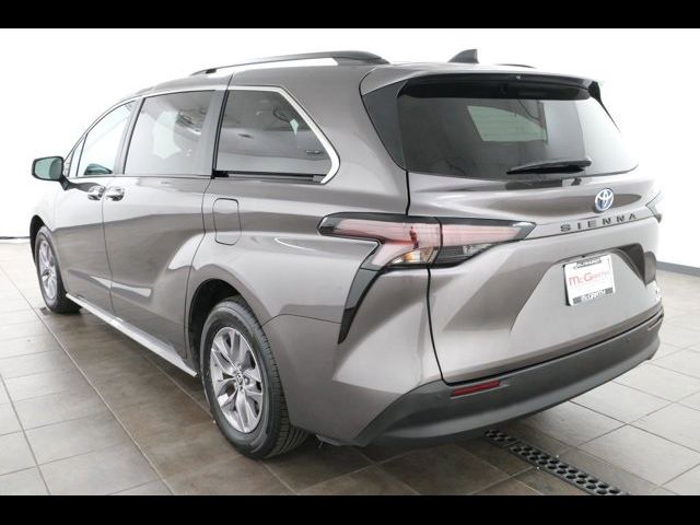 2023 Toyota Sienna XLE