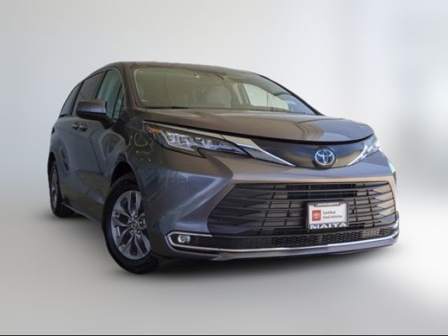 2023 Toyota Sienna XLE
