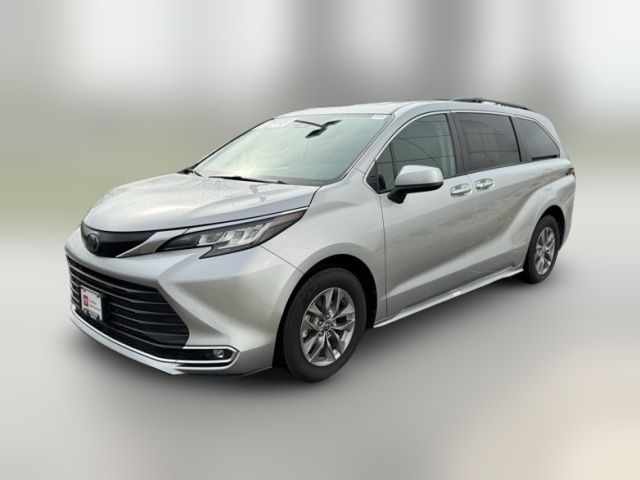 2023 Toyota Sienna XLE