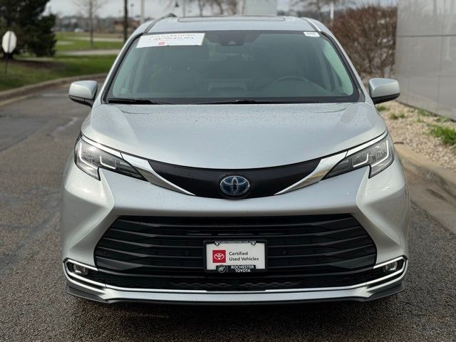 2023 Toyota Sienna XLE