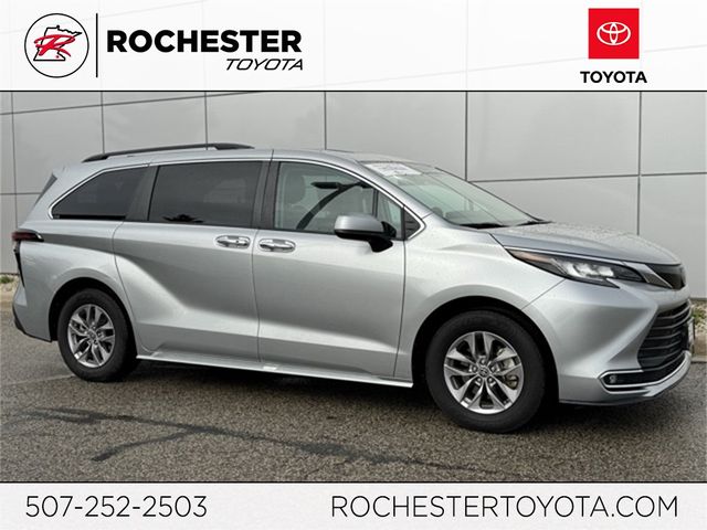 2023 Toyota Sienna XLE