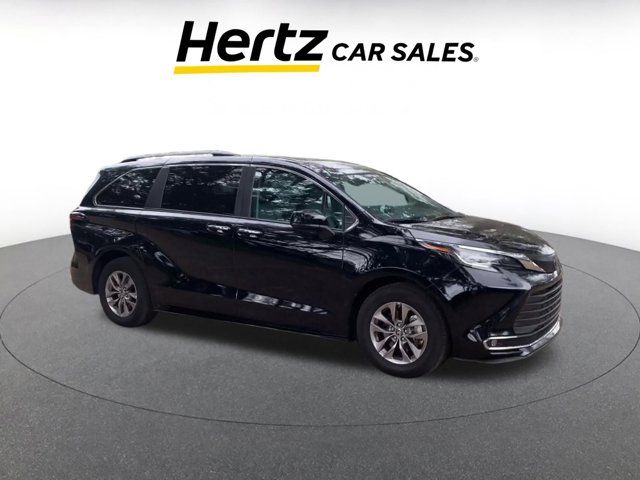 2023 Toyota Sienna XLE