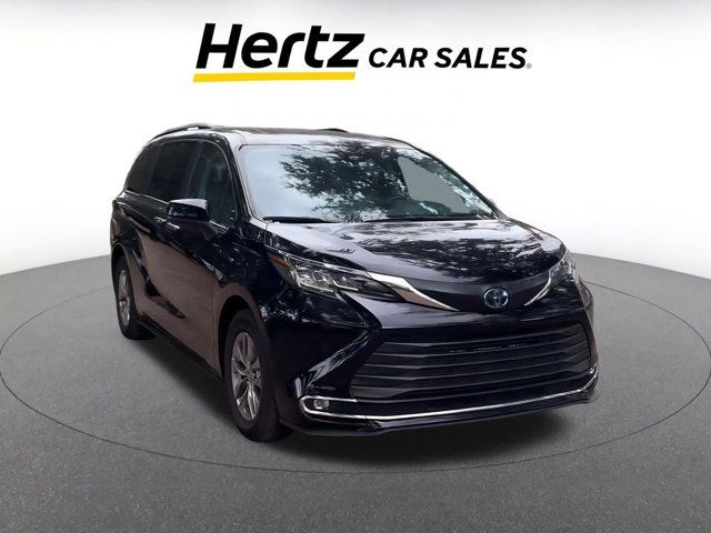 2023 Toyota Sienna XLE