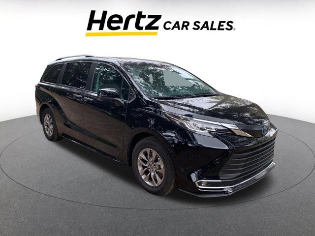 2023 Toyota Sienna XLE