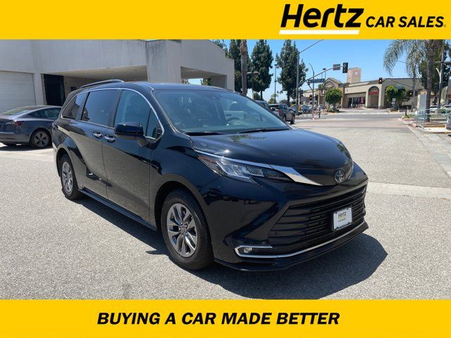 2023 Toyota Sienna XLE