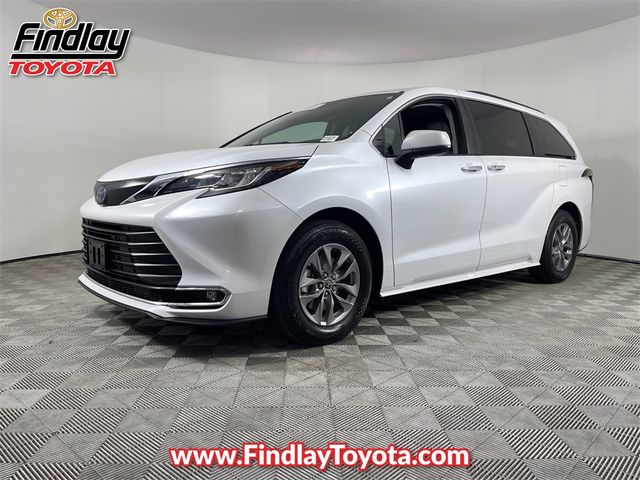 2023 Toyota Sienna XLE