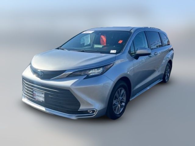 2023 Toyota Sienna XLE
