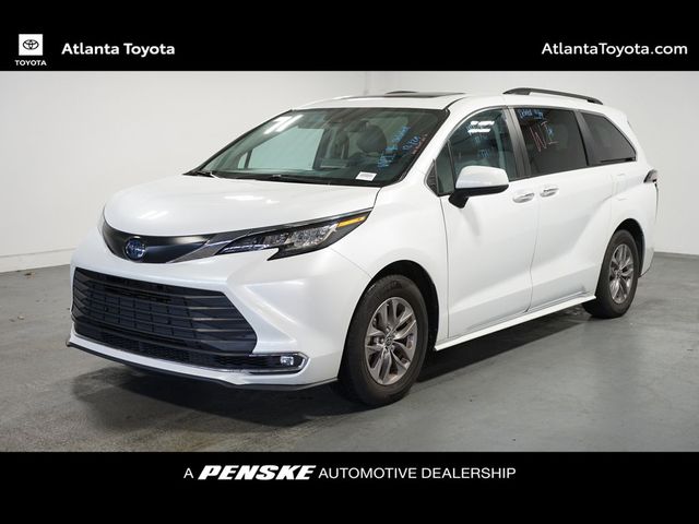 2023 Toyota Sienna XLE