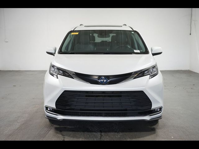 2023 Toyota Sienna XLE