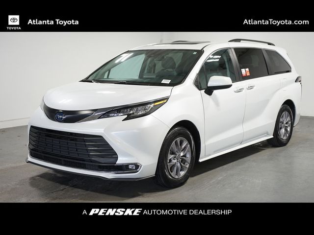 2023 Toyota Sienna XLE