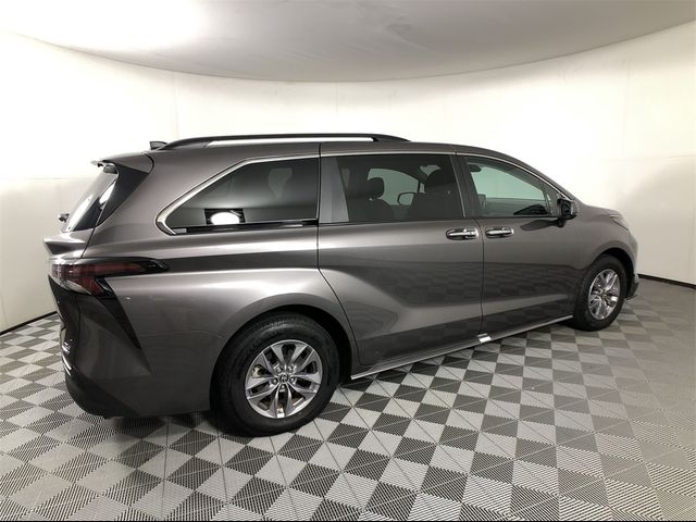 2023 Toyota Sienna XLE