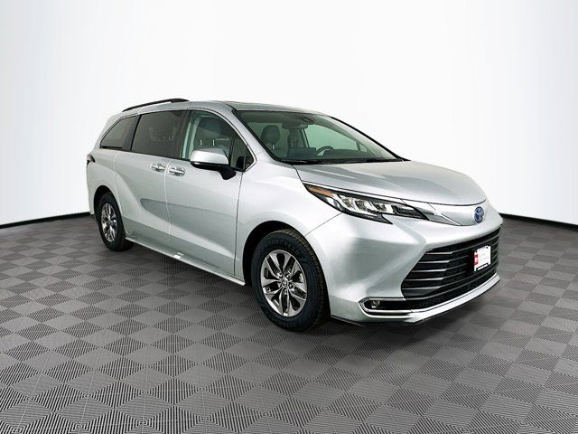 2023 Toyota Sienna XLE