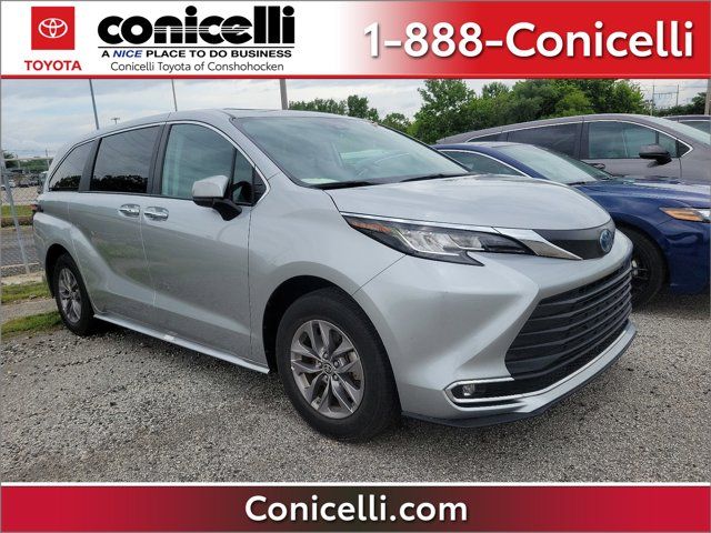 2023 Toyota Sienna XLE