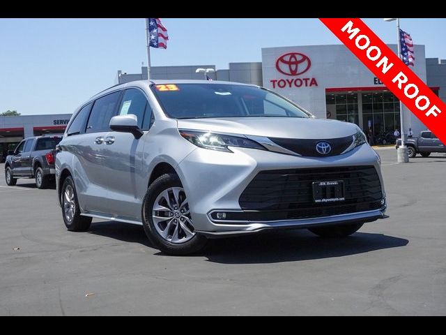2023 Toyota Sienna XLE