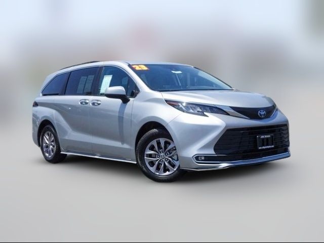 2023 Toyota Sienna XLE