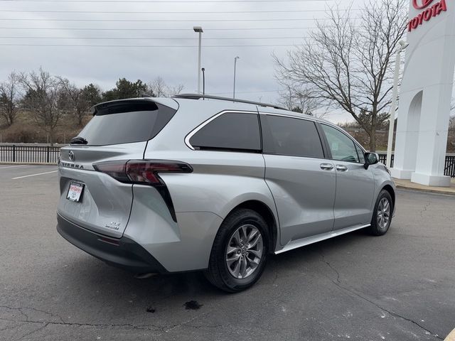 2023 Toyota Sienna XLE