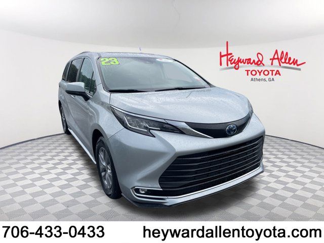 2023 Toyota Sienna XLE