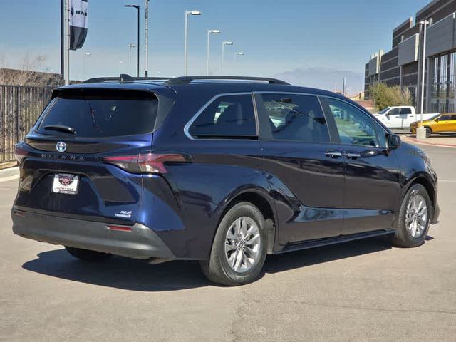 2023 Toyota Sienna XLE