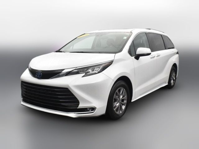 2023 Toyota Sienna XLE