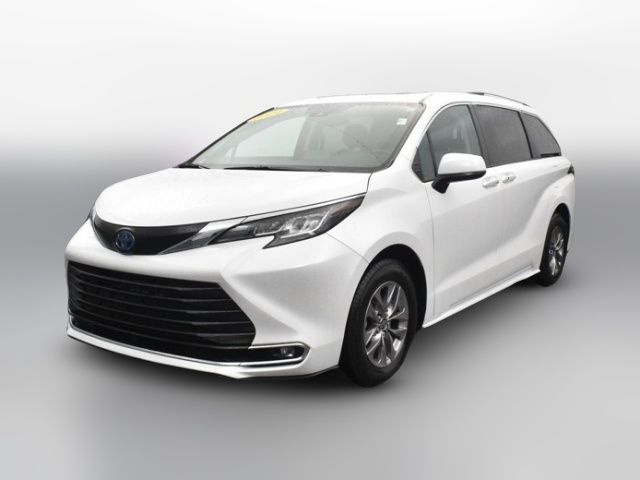 2023 Toyota Sienna XLE