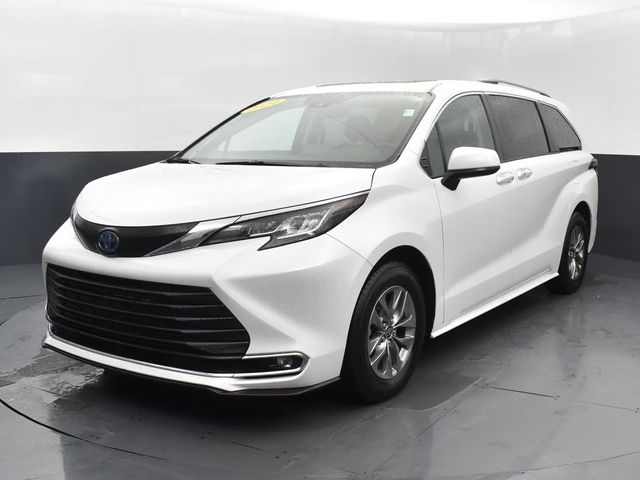 2023 Toyota Sienna XLE