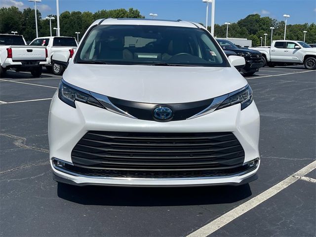 2023 Toyota Sienna XLE