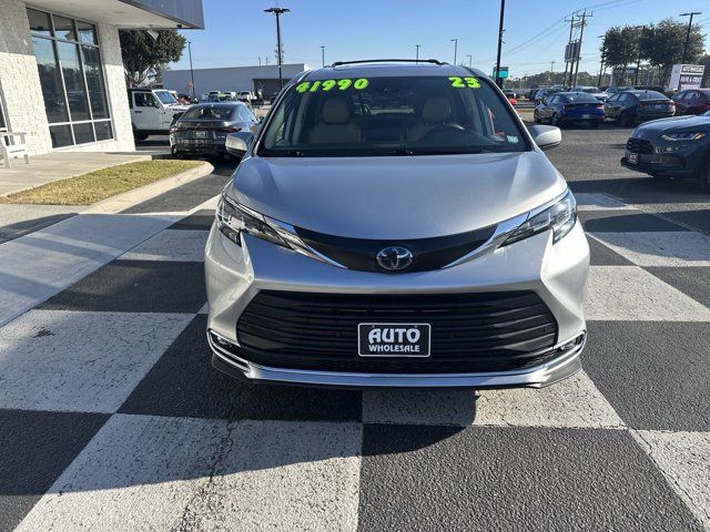 2023 Toyota Sienna XLE